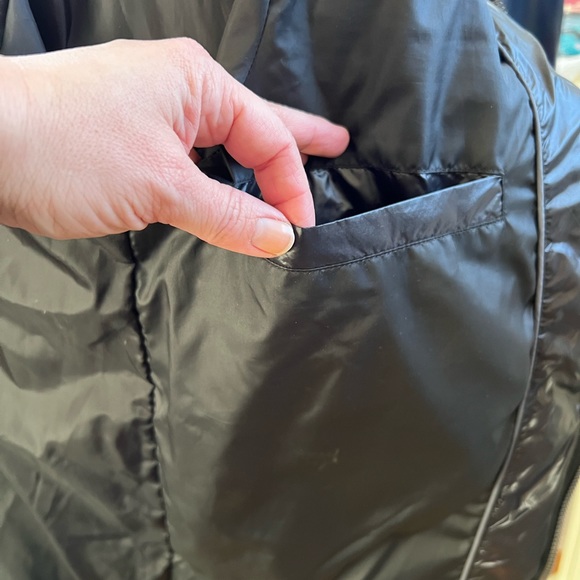 GUESS Men’s mid-weight puffer jacket - Picture 8 of 8